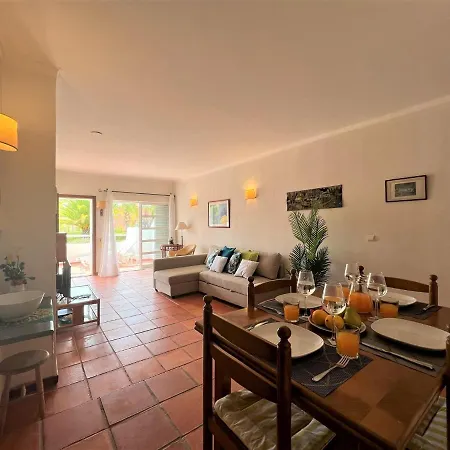 Appartement Typical 1 With Pool By Homing